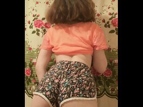 ❤️ Nena jove sexy despullant-se els pantalons curts davant la càmera ❤️ Porno de qualitat a nosaltres ca.pornosexphoto.ru ❌❤